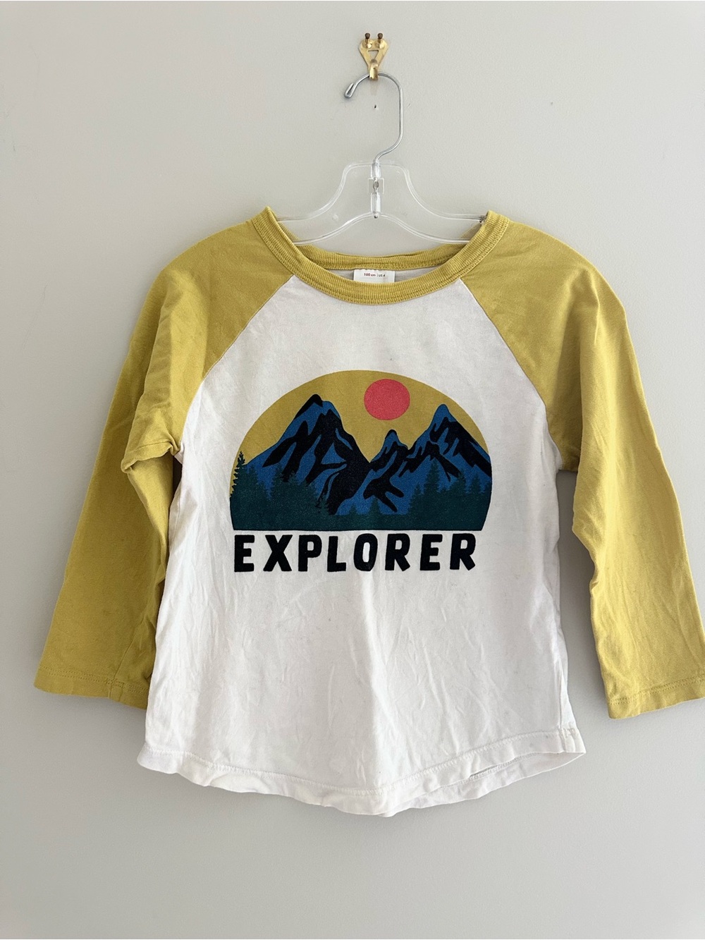 Hanna Andersson Kids Explorer Mountain Raglan Graphic Long Sleeve T-Shirt